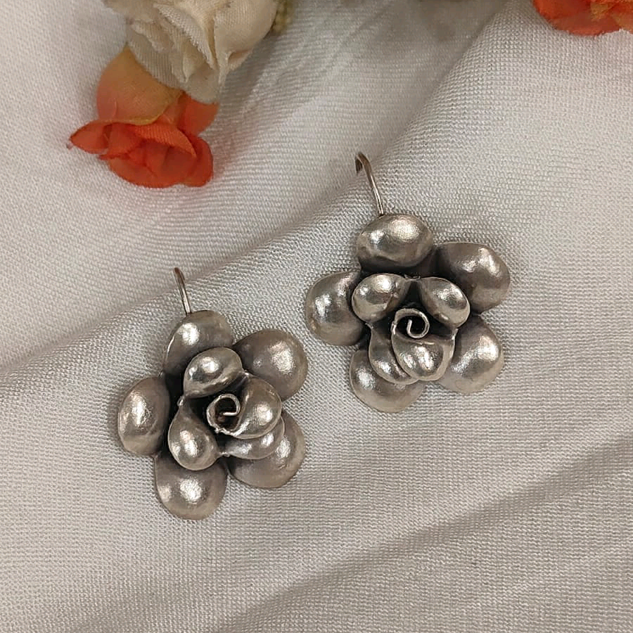 Silver Flower Earrings 